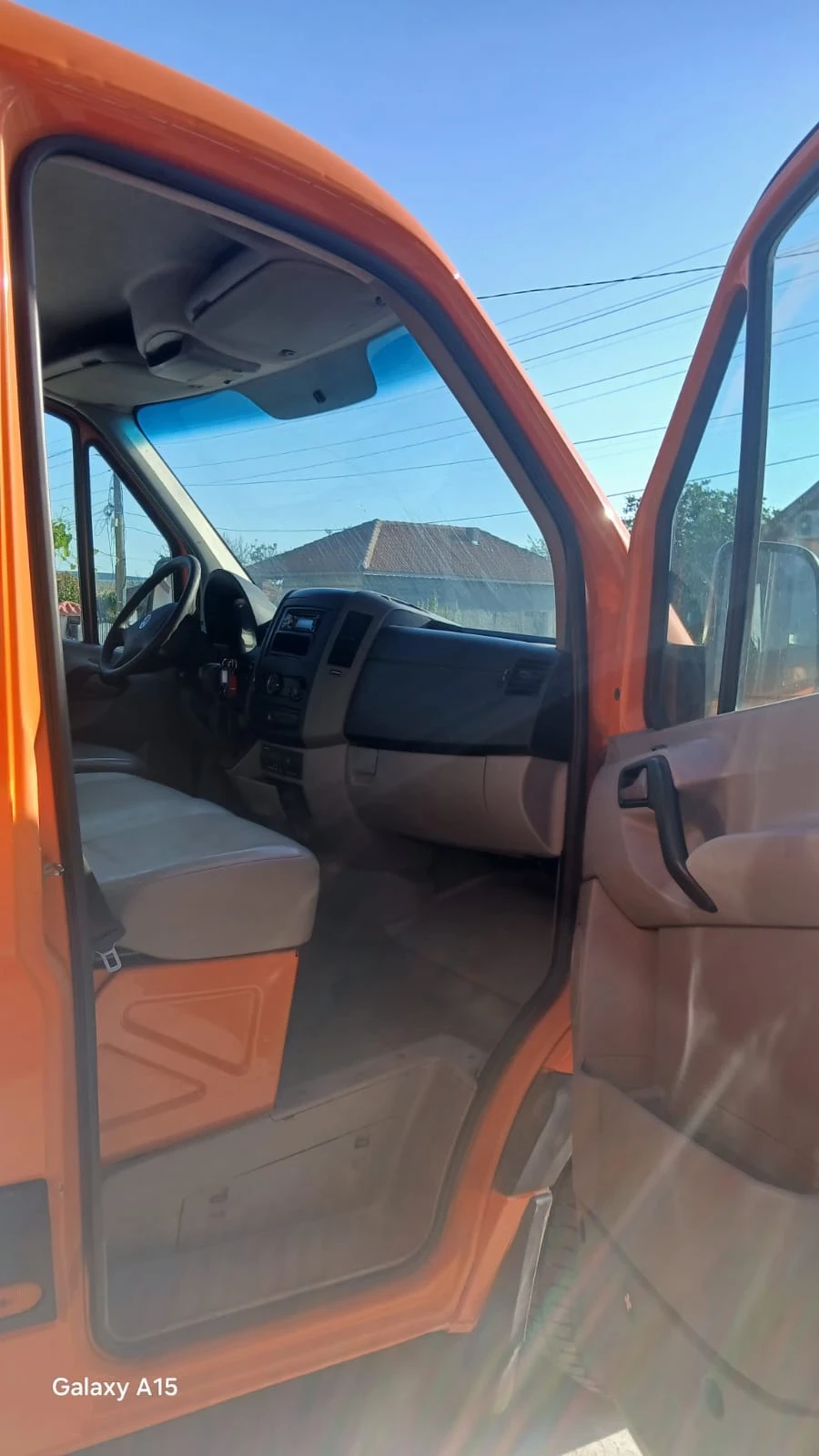 VW Crafter 2.5 TDI, снимка 8 - Бусове и автобуси - 56002323