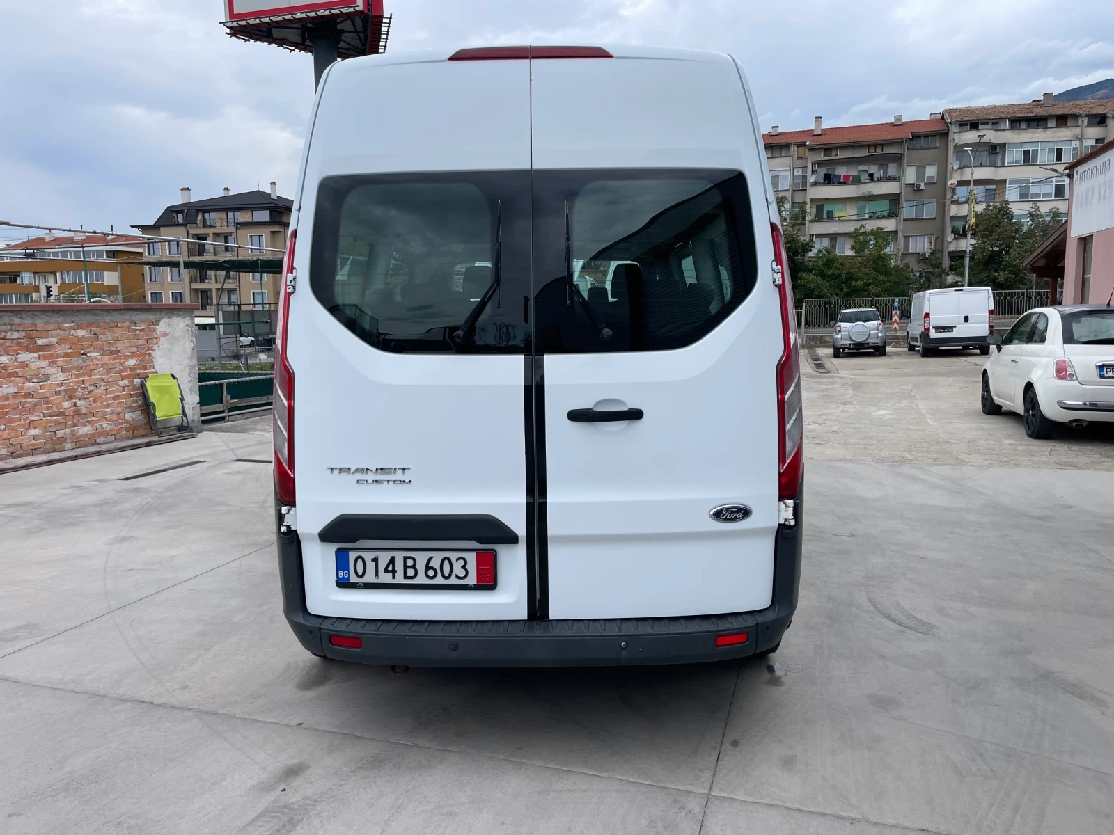 Ford Transit Custom 2.2 CDTi / LONG / КЛИМА / ПАРКТРОНИК / АВТОПИЛОТ, снимка 5 - Бусове и автобуси - 56225797