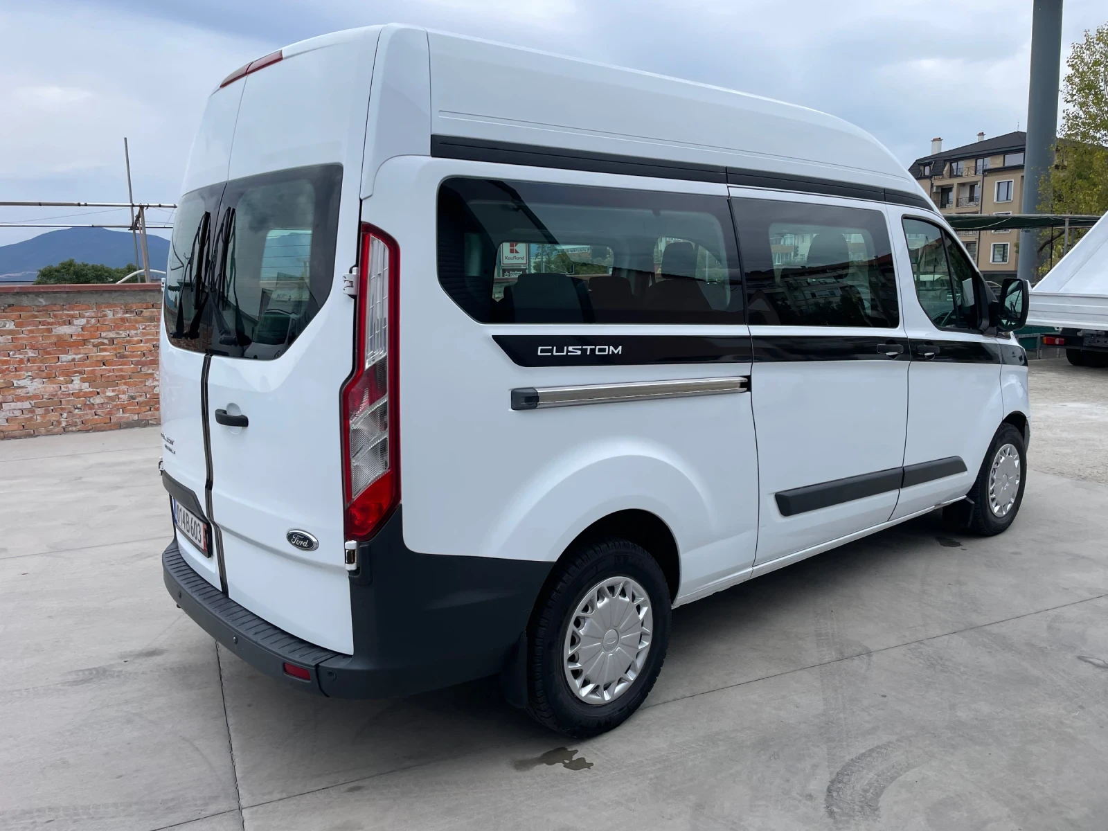 Ford Transit Custom 2.2 CDTi / LONG / КЛИМА / ПАРКТРОНИК / АВТОПИЛОТ, снимка 6 - Бусове и автобуси - 56225797