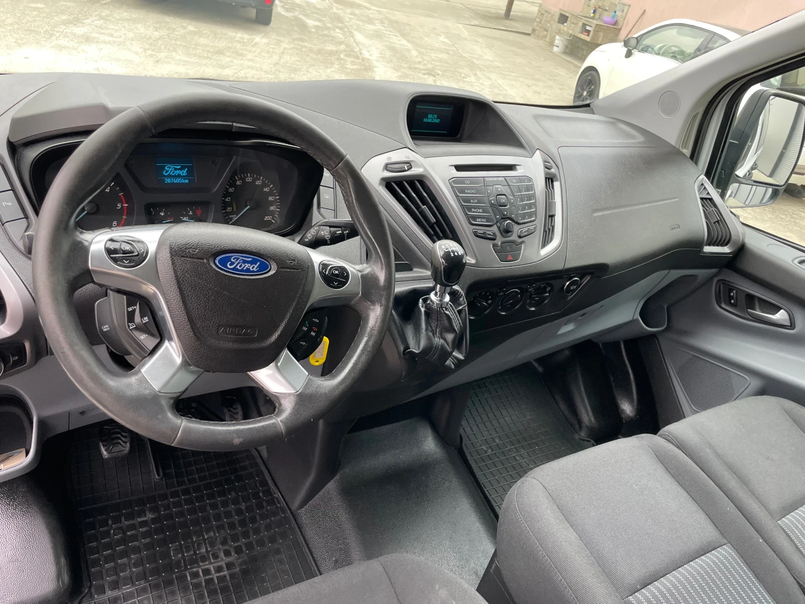 Ford Transit Custom 2.2 CDTi / LONG / КЛИМА / ПАРКТРОНИК / АВТОПИЛОТ, снимка 9 - Бусове и автобуси - 56225797