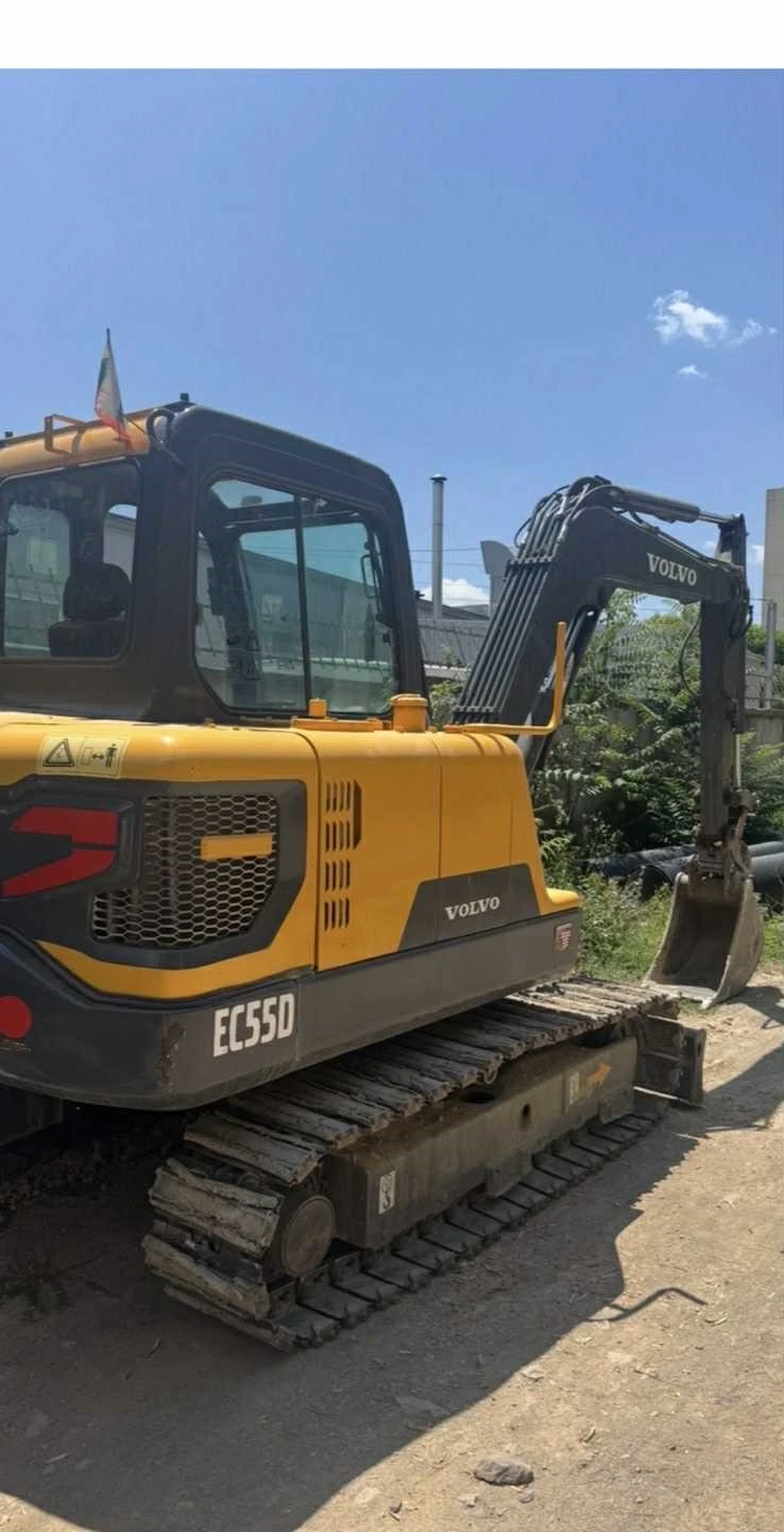 Багер Volvo EC55D