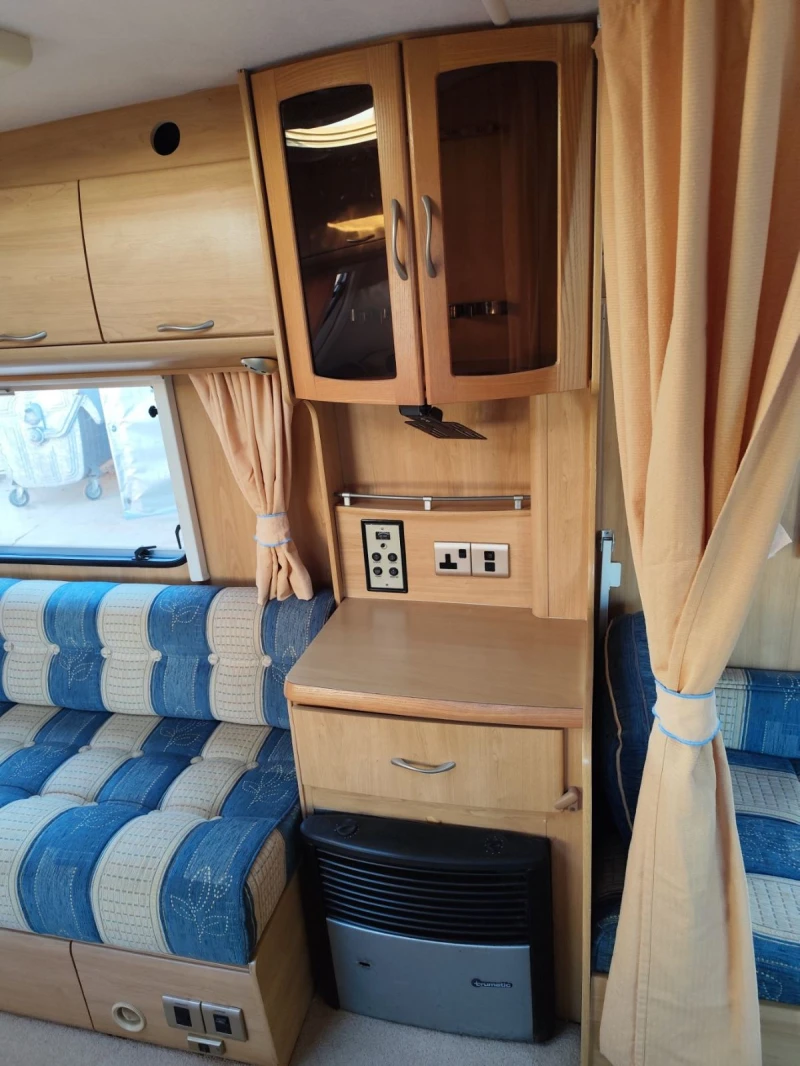 Каравана Coachmen LUNAR, снимка 15 - Каравани и кемпери - 50508026