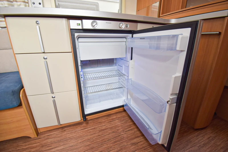 Каравана Fendt Saphir 510, снимка 13 - Каравани и кемпери - 52578635