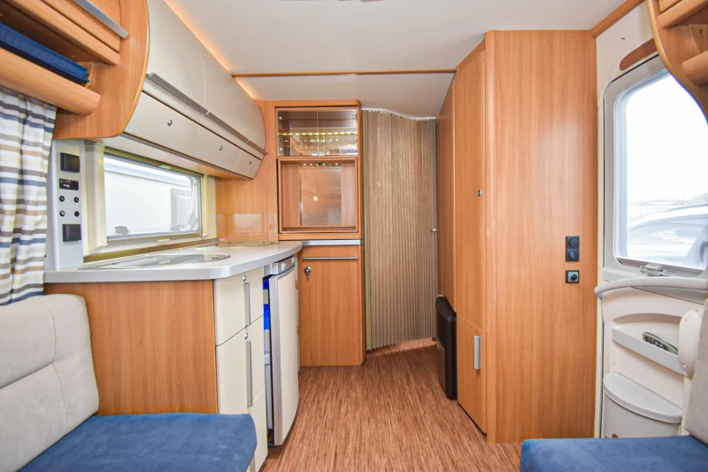 Каравана Fendt Saphir 510, снимка 3 - Каравани и кемпери - 52578635