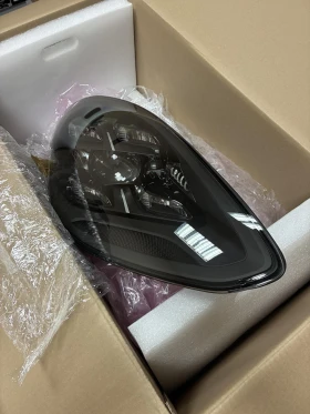 Фар за Порше Панамера 971 Десен оригинален, снимка 1