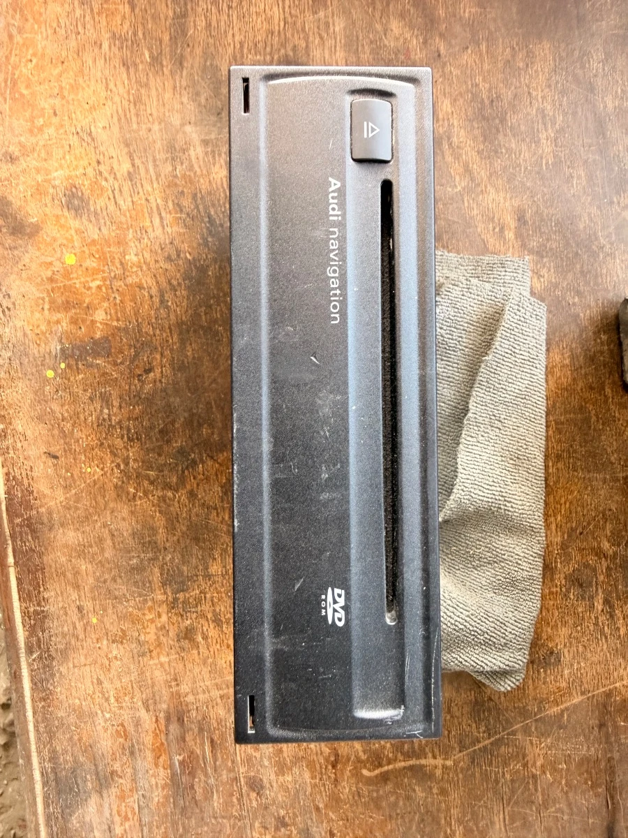 CD DVD навигация Navi мултимедия за Audi 4E0919887M 4E0919887M-1102