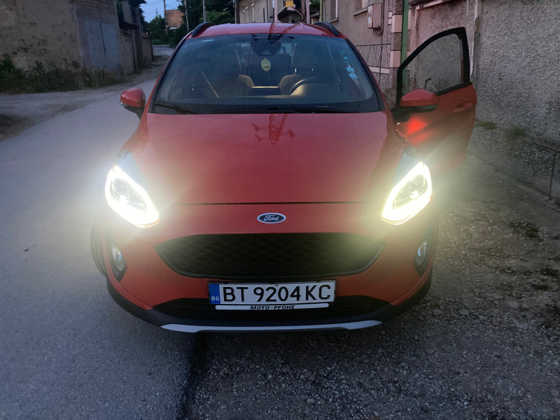 Ford Fiesta Active, снимка 8 - Автомобили и джипове - 46608407