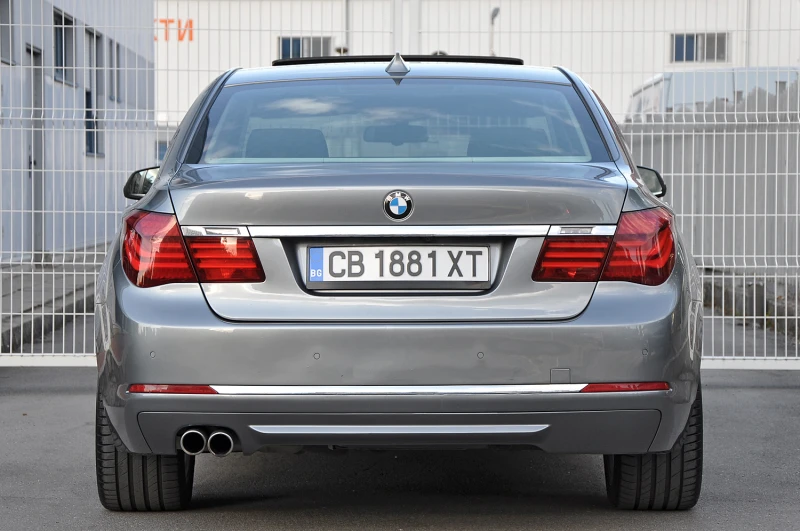 BMW 730 Facelift, снимка 5 - Автомобили и джипове - 47530971