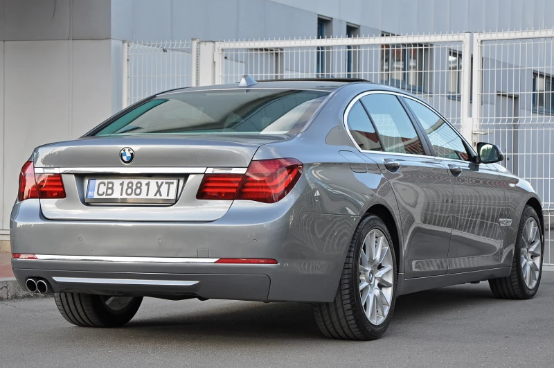 BMW 730 Facelift, снимка 4 - Автомобили и джипове - 47530971