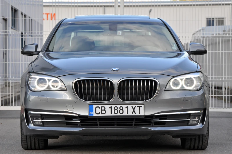 BMW 730 Facelift, снимка 2 - Автомобили и джипове - 47530971