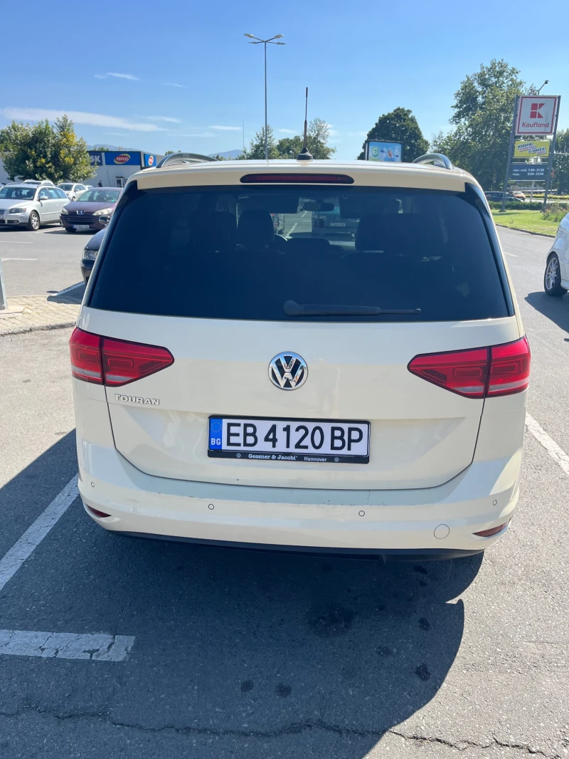 VW Touran, снимка 7 - Автомобили и джипове - 48027009