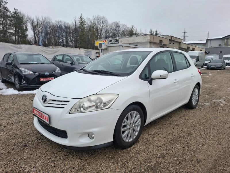 Toyota Auris, снимка 10 - Автомобили и джипове - 48281028