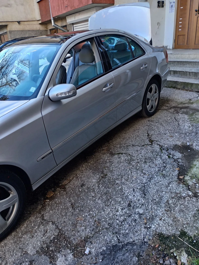 Mercedes-Benz 320 Mercedes E320 Gaz benzin, снимка 3 - Автомобили и джипове - 48423837