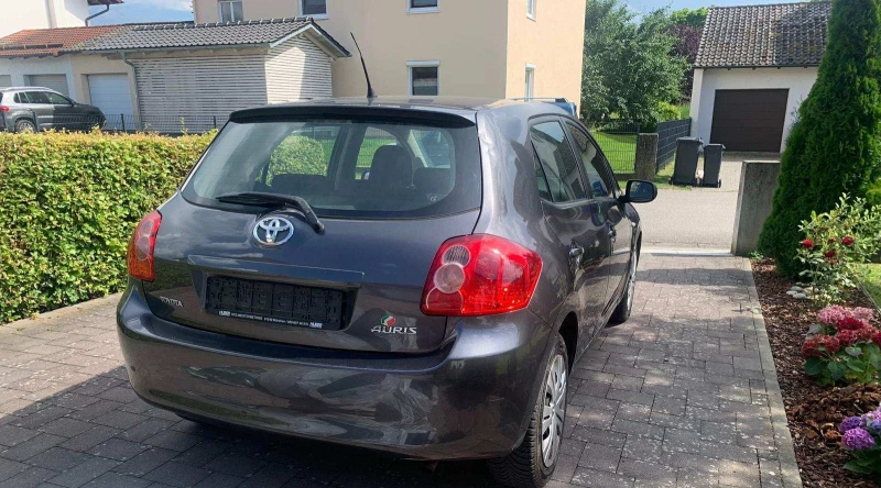 Toyota Auris, снимка 2 - Автомобили и джипове - 48729103