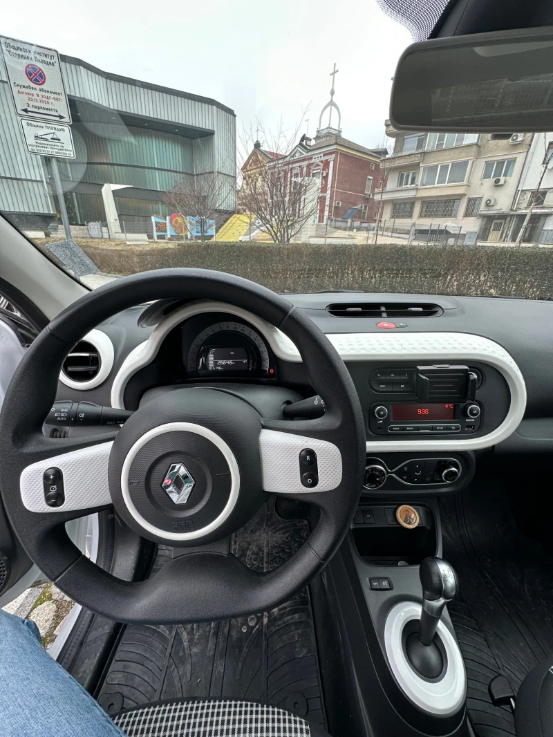 Renault Twingo E-Tech В Гаранция, снимка 10 - Автомобили и джипове - 49284422