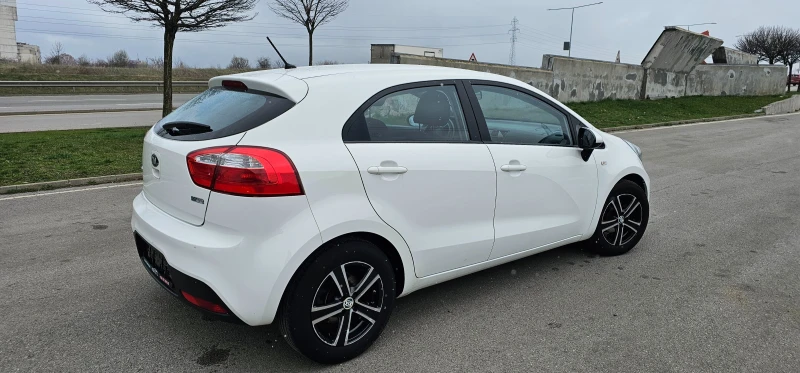 Kia Rio 1.25 GPL, снимка 4 - Автомобили и джипове - 49556039