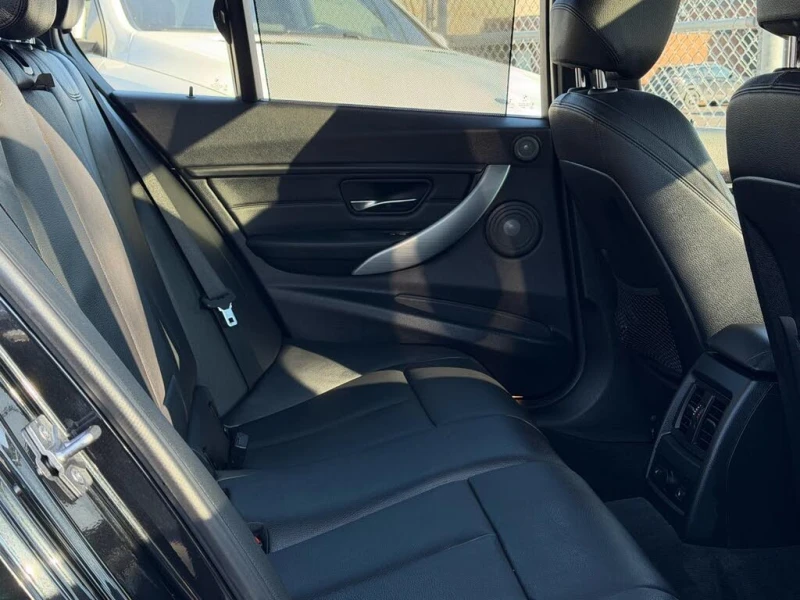 BMW 335 xDrive * Harman Kardon* * АвтоКредит* (ЦЕНА ДО БГ), снимка 12 - Автомобили и джипове - 52558417