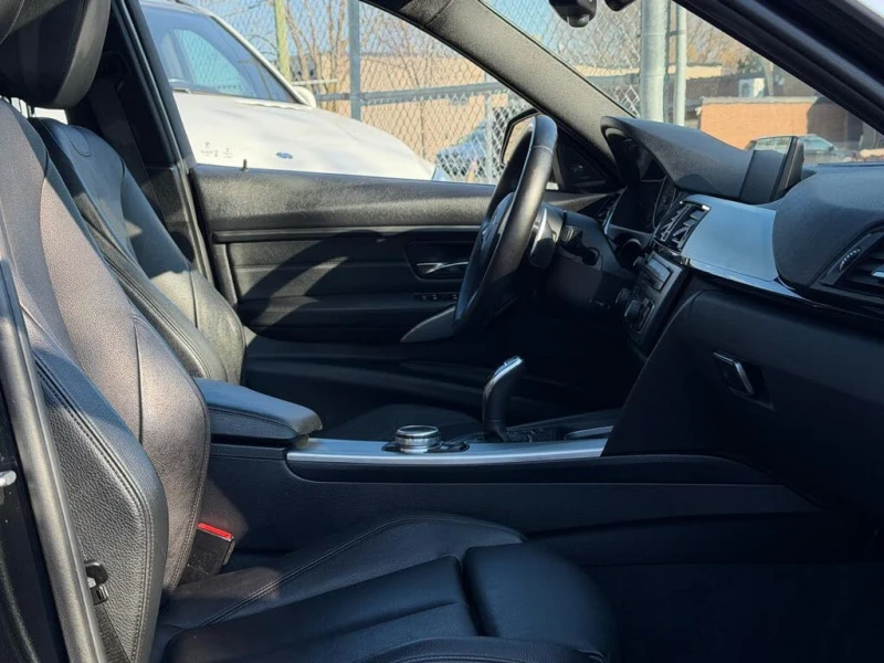 BMW 335 xDrive * Harman Kardon* * АвтоКредит* (ЦЕНА ДО БГ), снимка 10 - Автомобили и джипове - 52558417