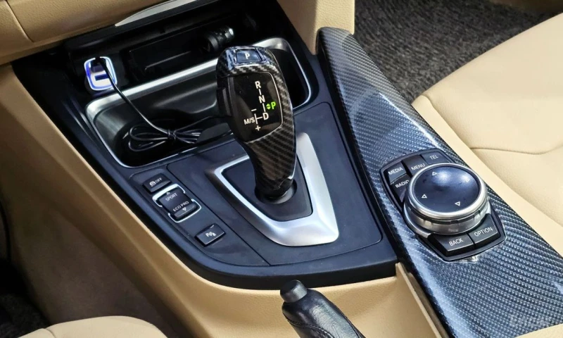 BMW 320, снимка 9 - Автомобили и джипове - 53248950