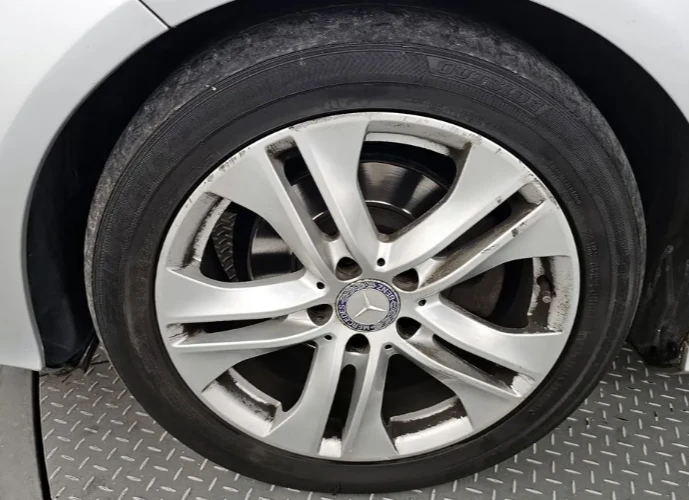 Mercedes-Benz E 220 CDI Avantgarde - изображение 5