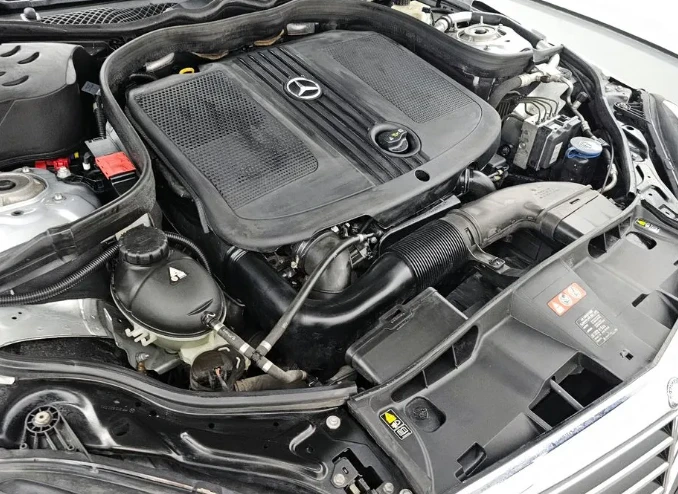 Mercedes-Benz E 220 CDI Avantgarde - изображение 6