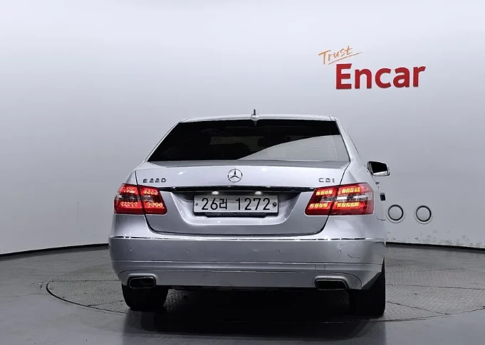 Mercedes-Benz E 220 CDI Avantgarde - изображение 4