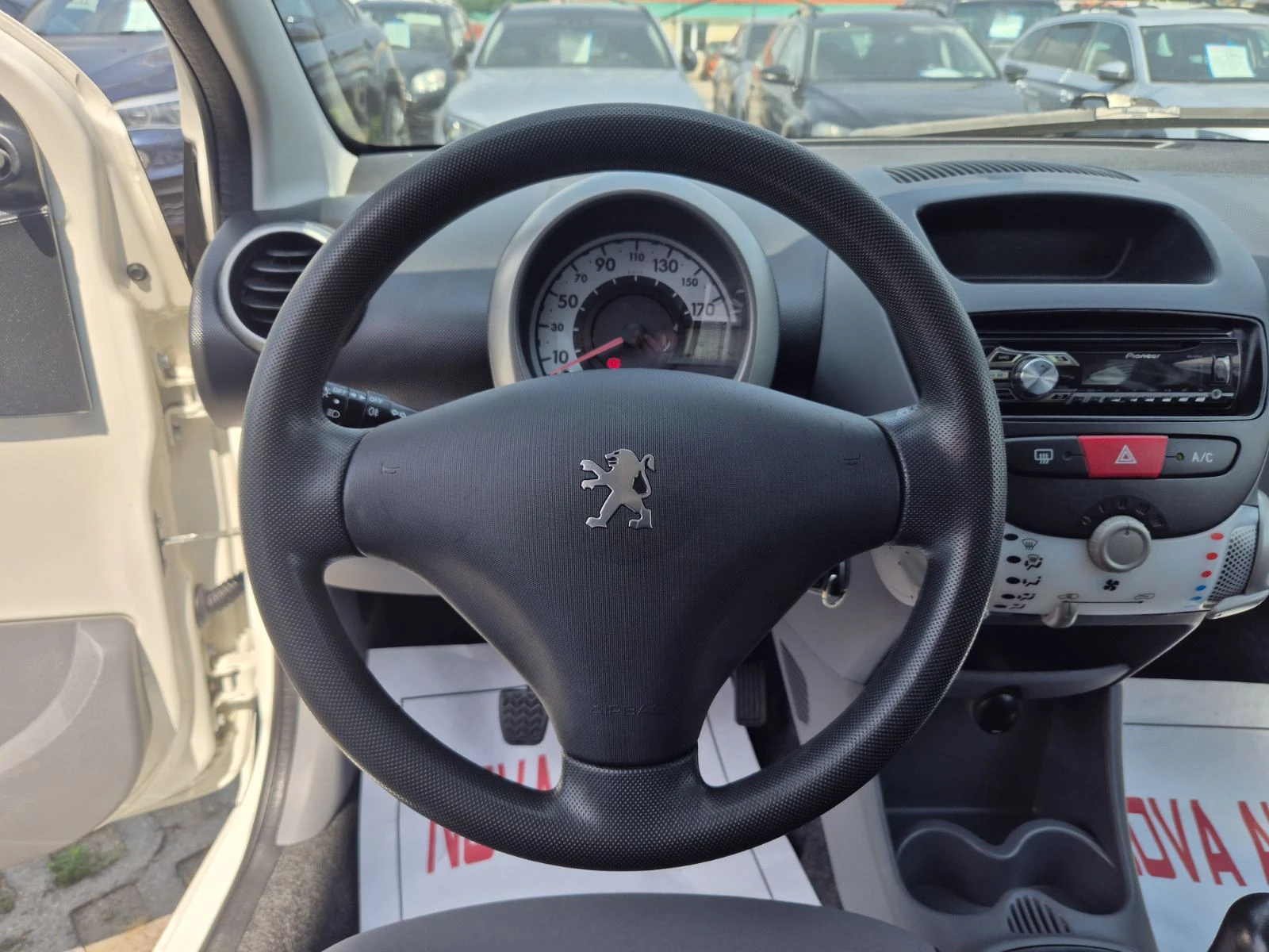 Peugeot 107 1.0i-130000км - изображение 9