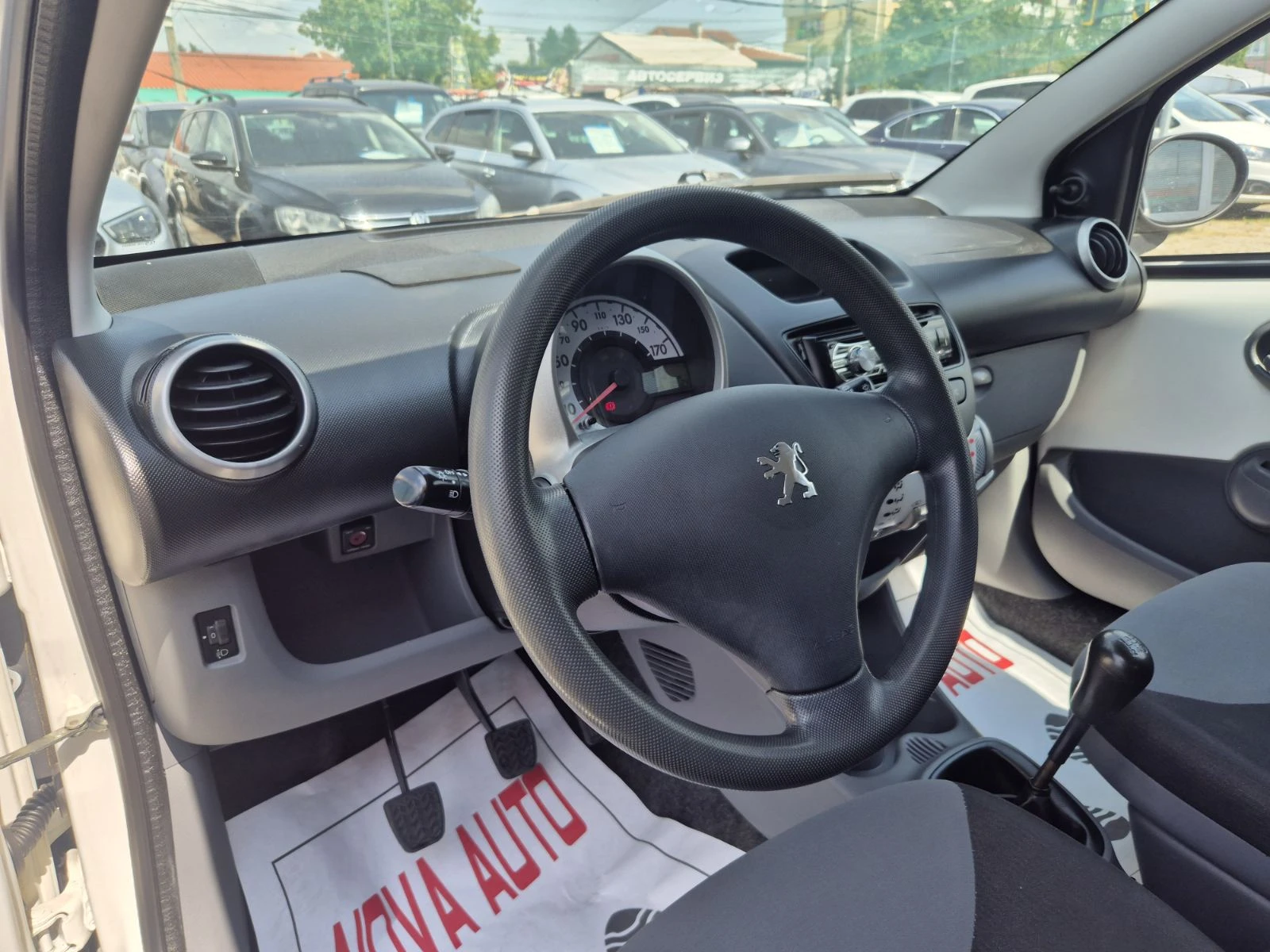 Peugeot 107 1.0i-130000км - изображение 8
