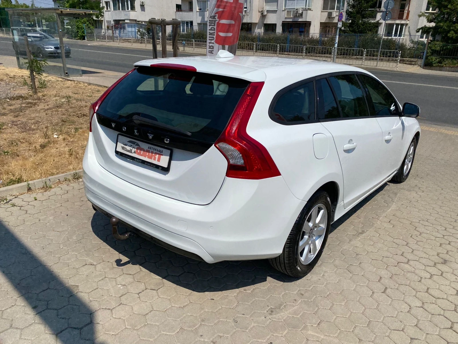 Volvo V60 2.0D/NAVI - изображение 4