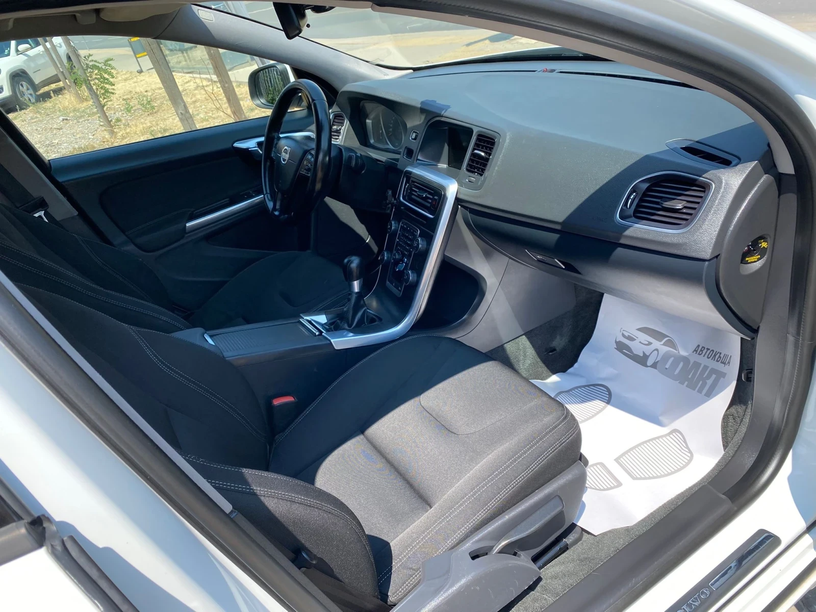 Volvo V60 2.0D/NAVI - изображение 10
