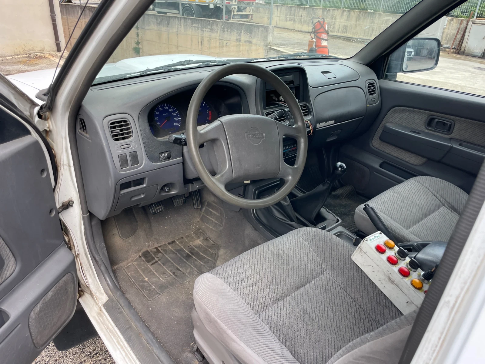 Nissan Pickup KING CAB ITALIY БЕЗ РЪЖДА 4х4 - изображение 8