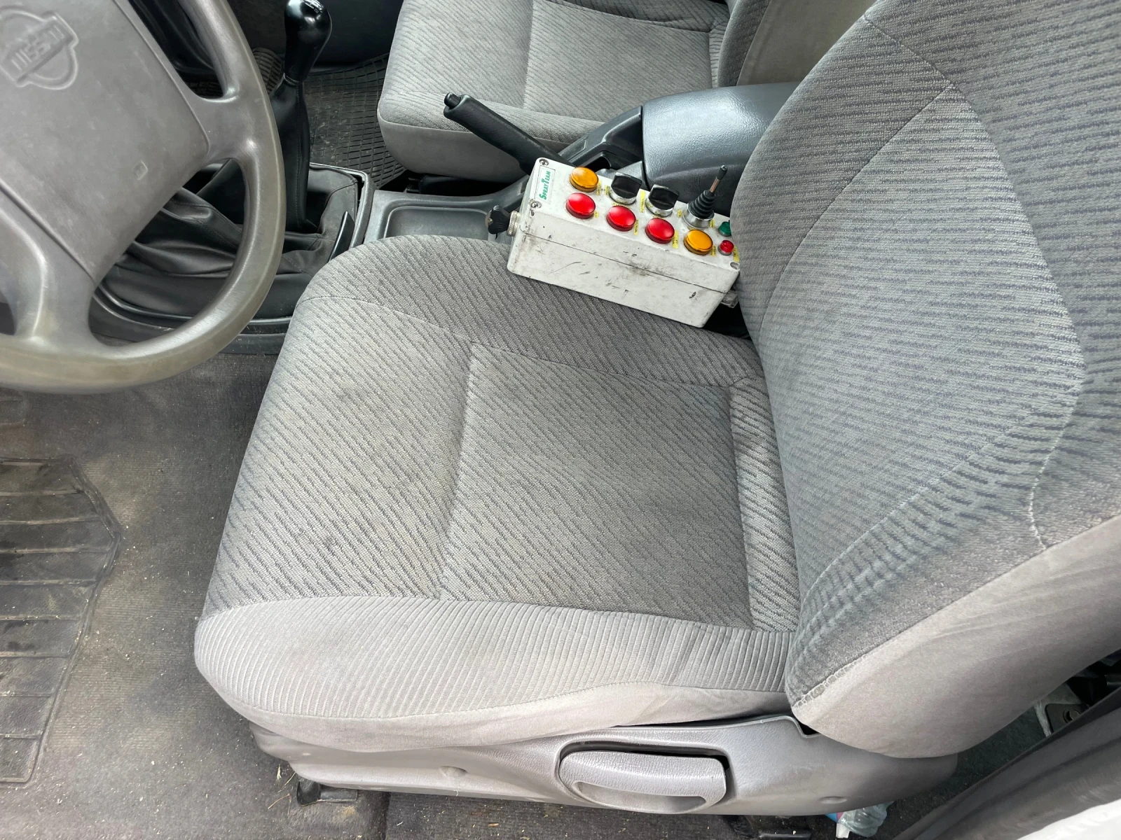Nissan Pickup KING CAB ITALIY БЕЗ РЪЖДА 4х4 - изображение 9