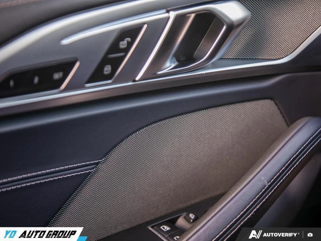 BMW 850 I * M-Package* * HeadUp* AвтоКредит* (ЦЕНА ДО БГ), снимка 14 - Автомобили и джипове - 53905104