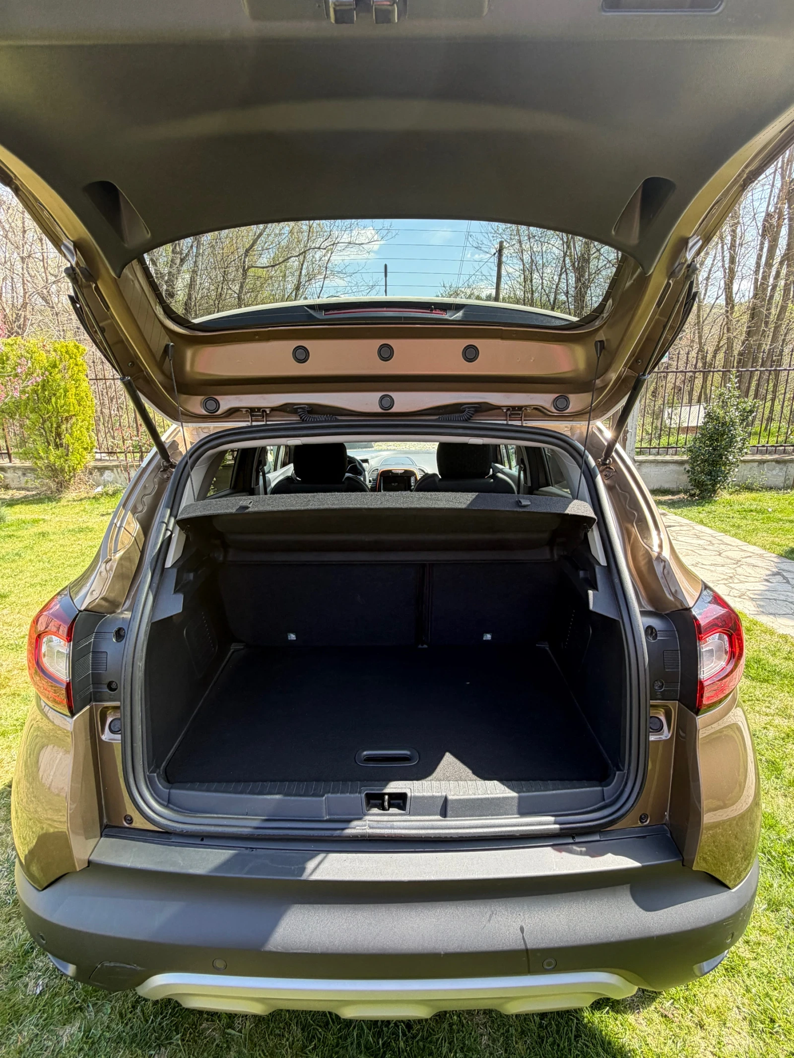 Renault Captur Intense, снимка 5 - Автомобили и джипове - 54172897