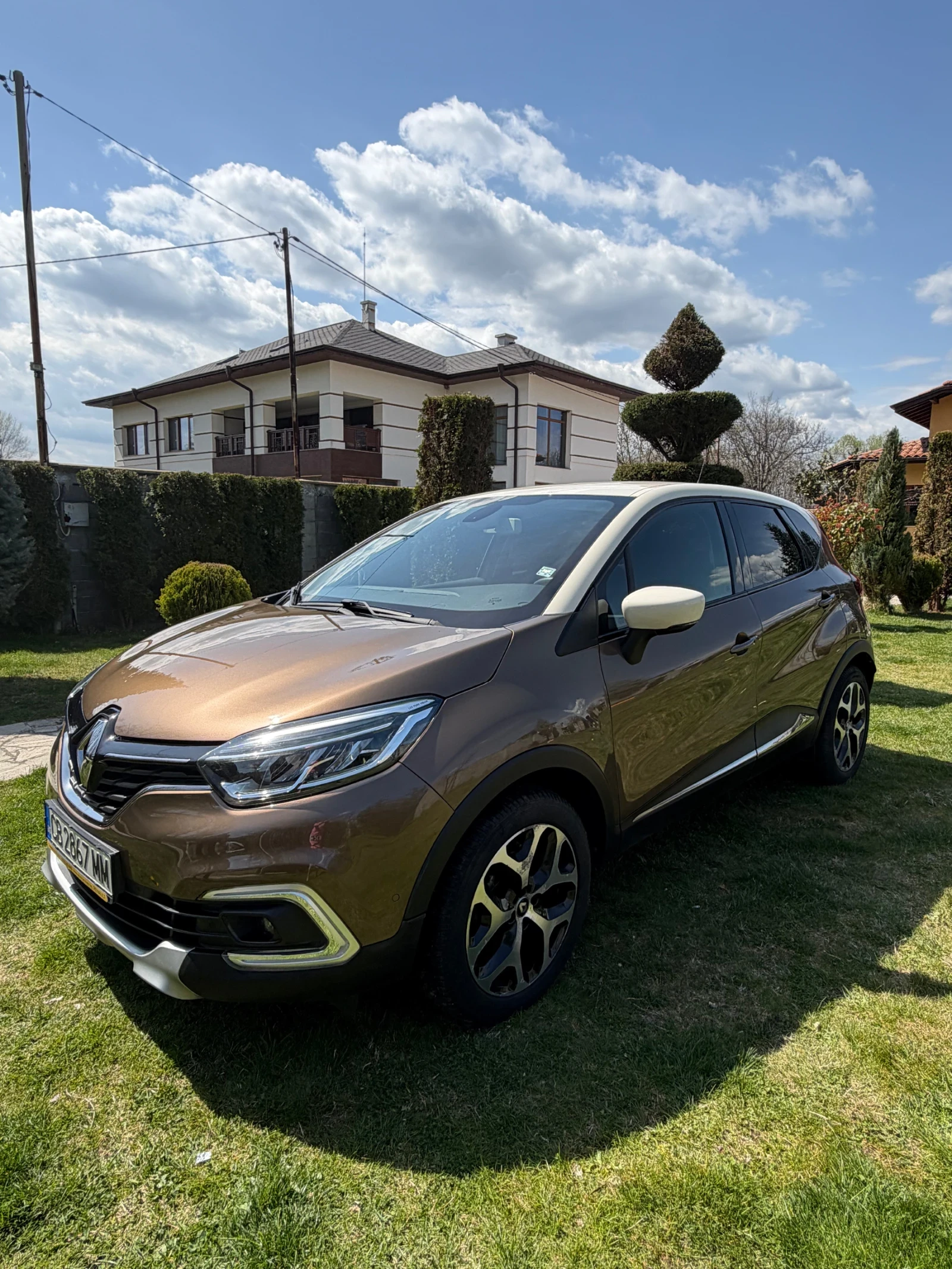 Renault Captur Intense, снимка 2 - Автомобили и джипове - 54172897