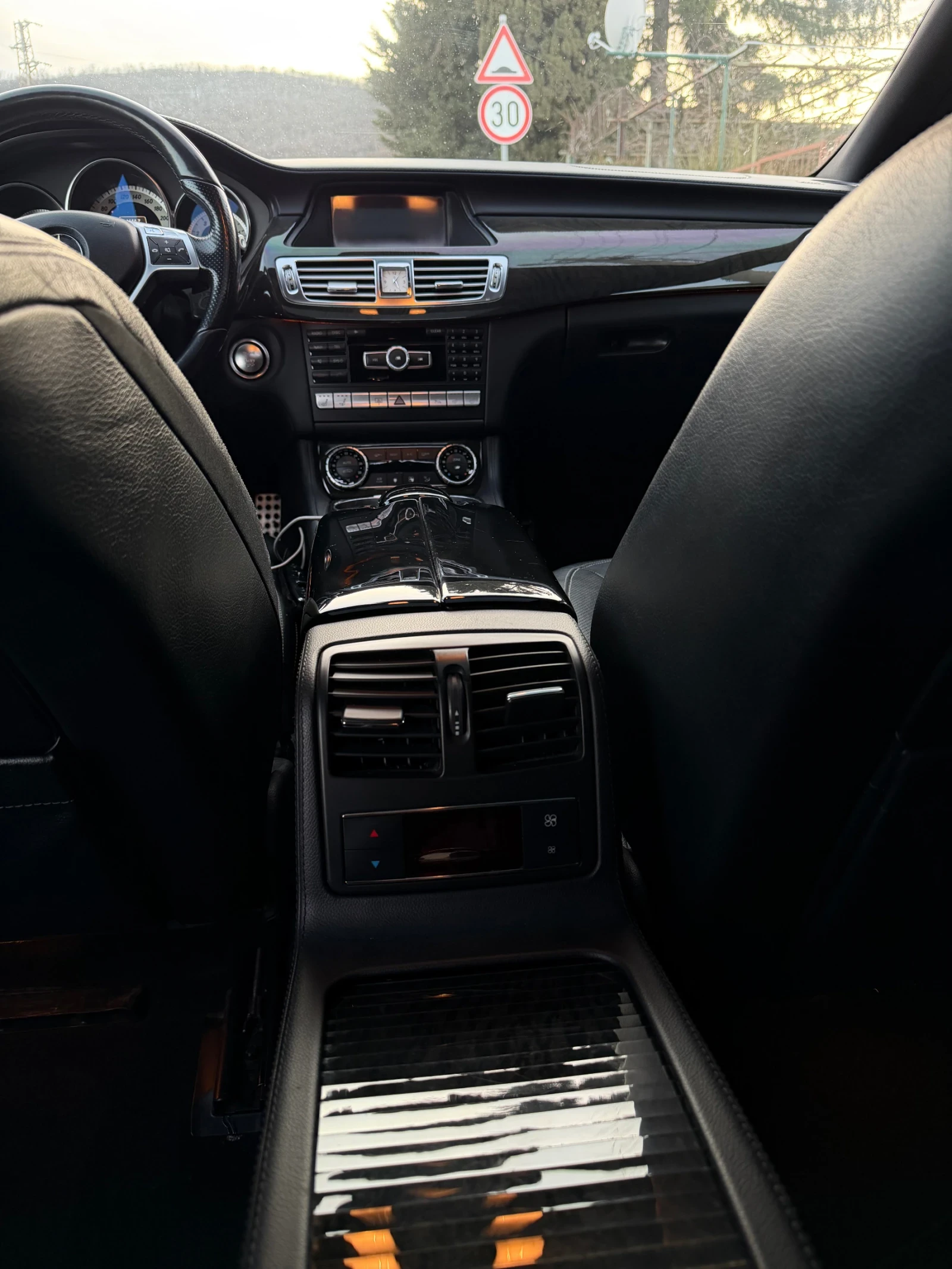 Mercedes-Benz CLS 500, снимка 9 - Автомобили и джипове - 54350072