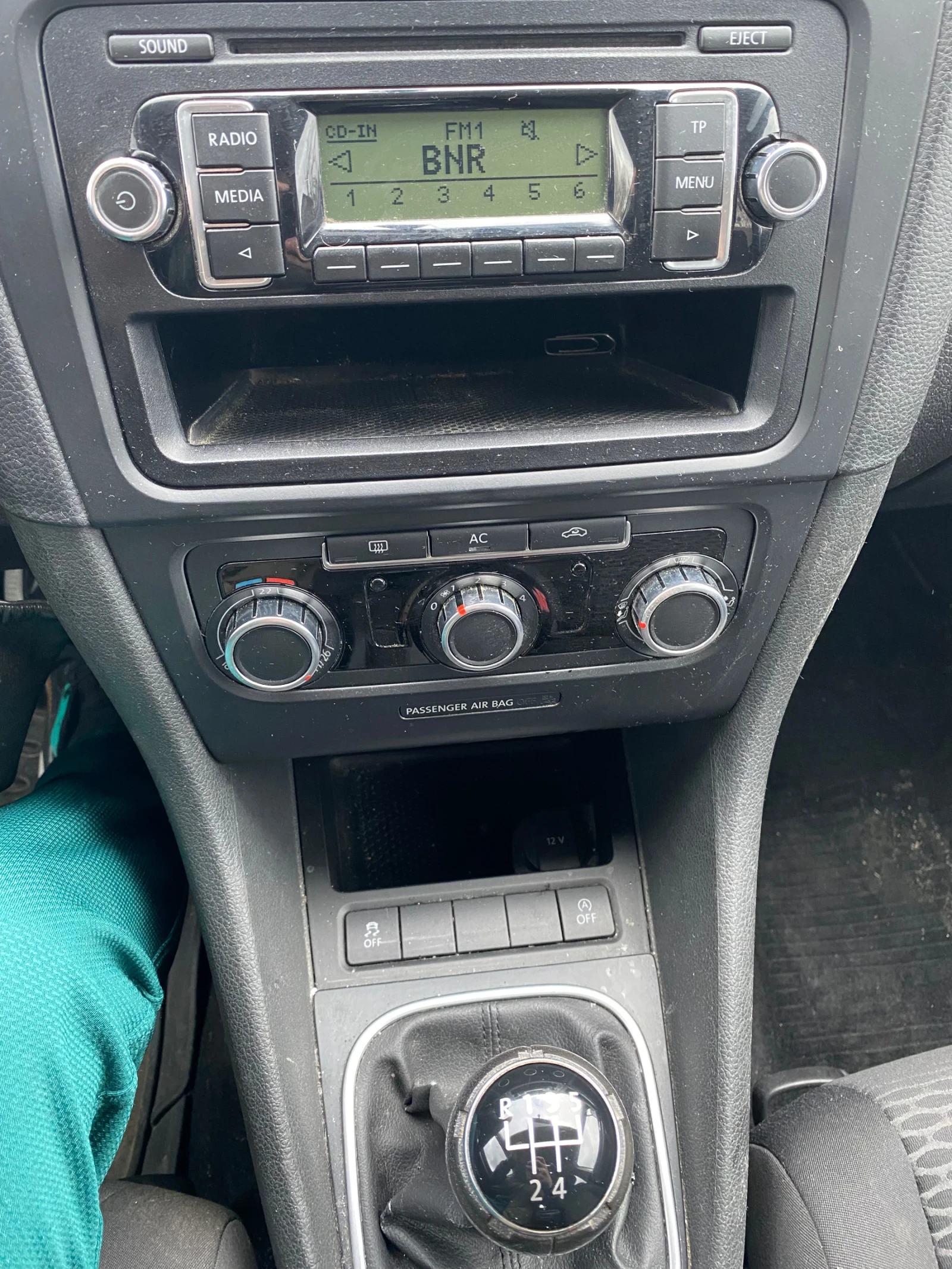 VW Golf 1.6tdi 105кс., снимка 10 - Автомобили и джипове - 54754635