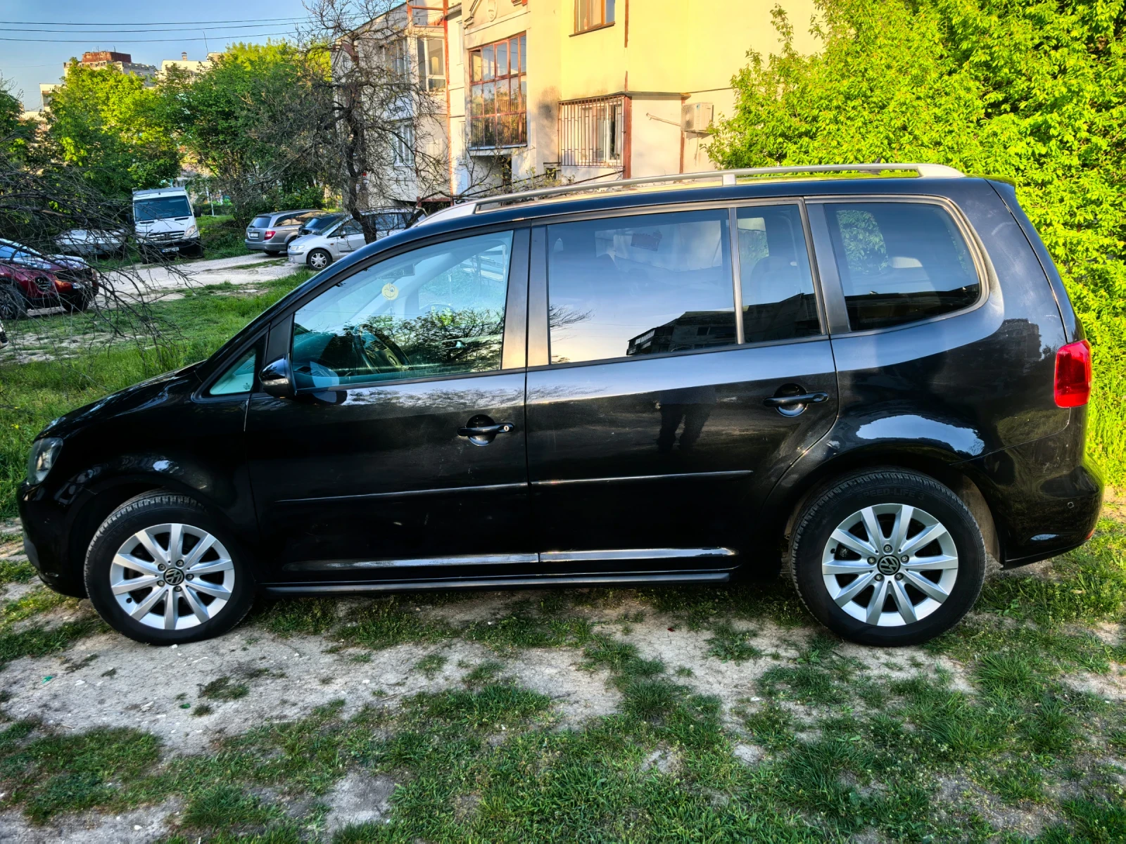 VW Touran, снимка 5 - Автомобили и джипове - 54888978