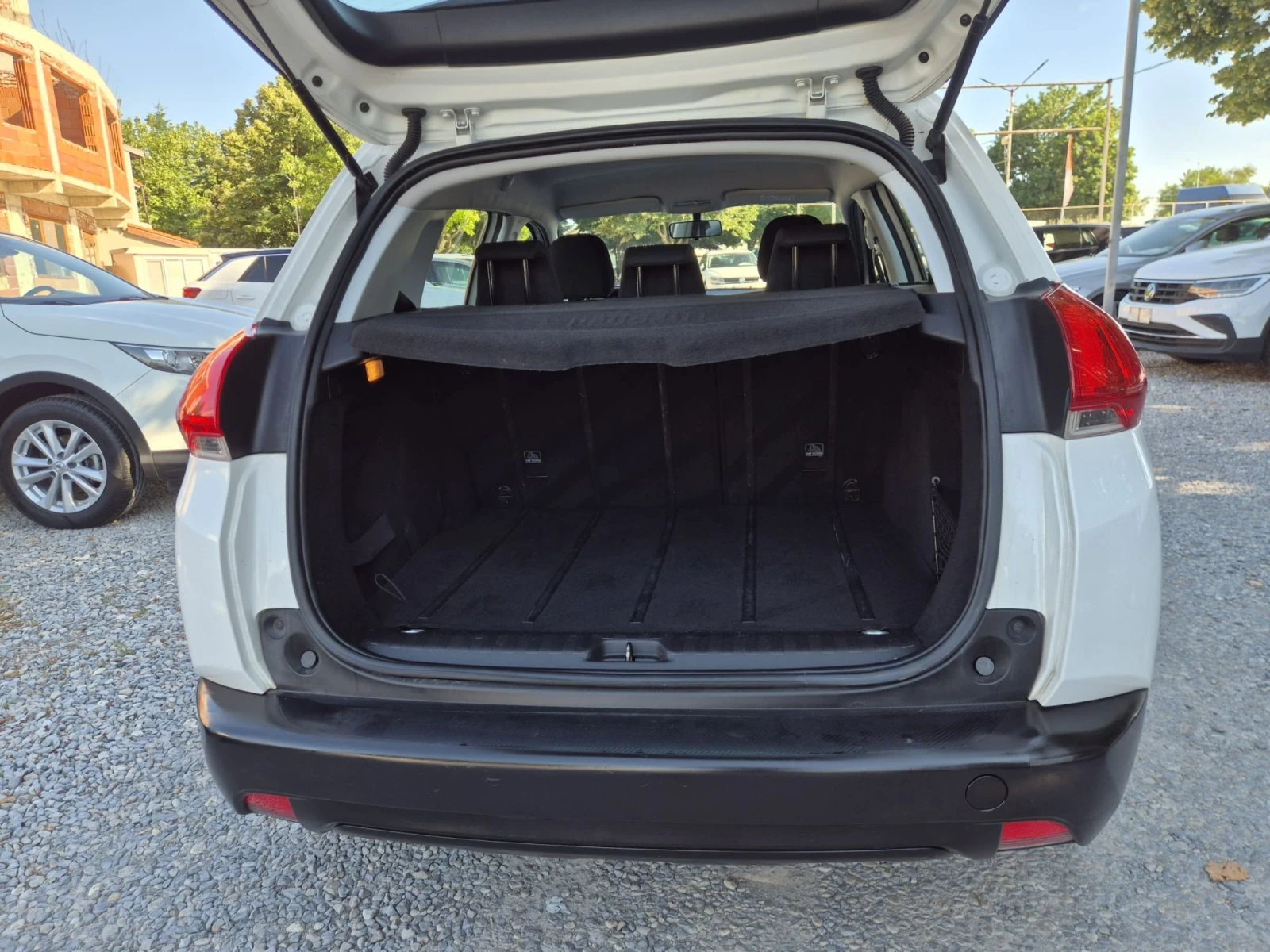 Peugeot 2008 1.6hdi+ Avtomat, снимка 15 - Автомобили и джипове - 54995133