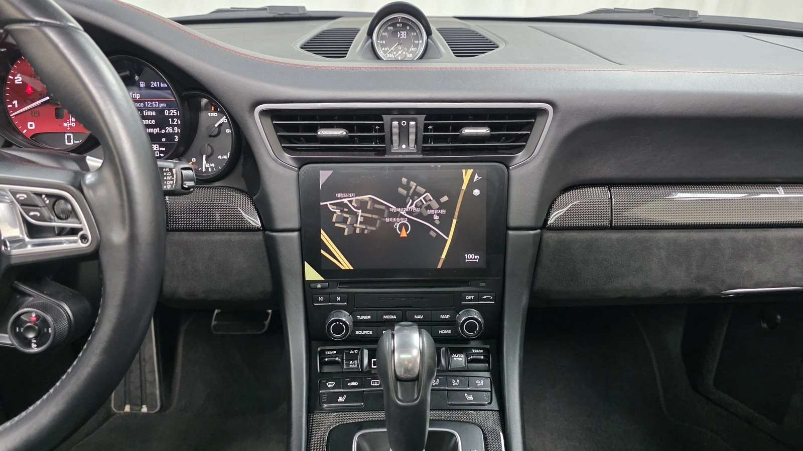 Porsche 911 Carrera GTS* ЛЮК* ПОДГРЕВ ВОЛАН* КРАЙНА ЦЕНА, снимка 13 - Автомобили и джипове - 55367105