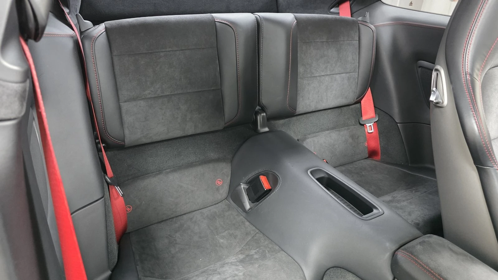Porsche 911 Carrera GTS* ЛЮК* ПОДГРЕВ ВОЛАН* КРАЙНА ЦЕНА, снимка 11 - Автомобили и джипове - 55367105
