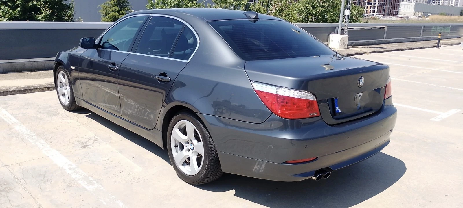 BMW 523