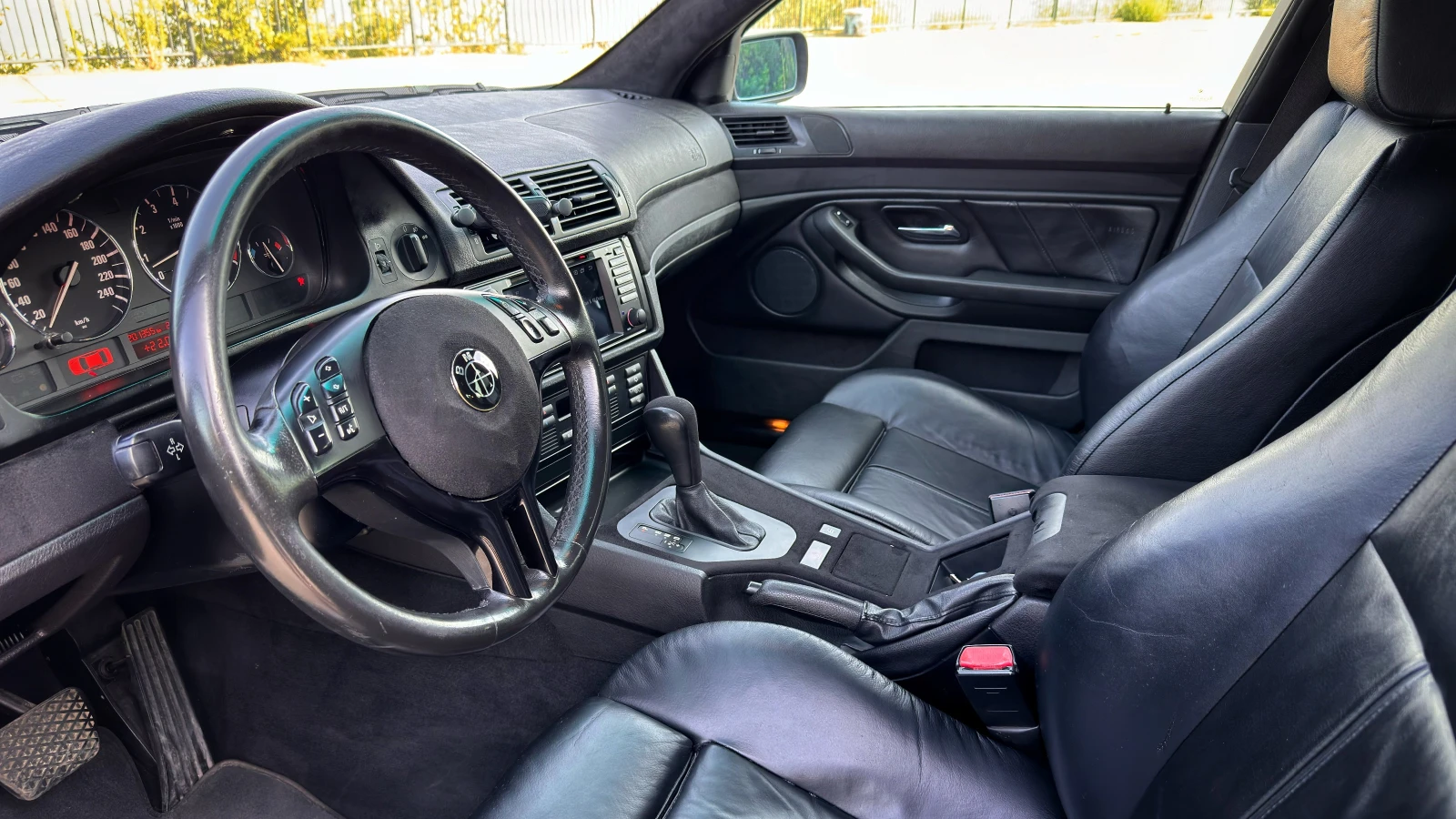 BMW 520, снимка 6 - Автомобили и джипове - 55751349