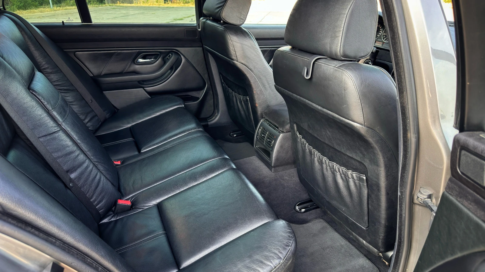 BMW 520, снимка 12 - Автомобили и джипове - 55751349