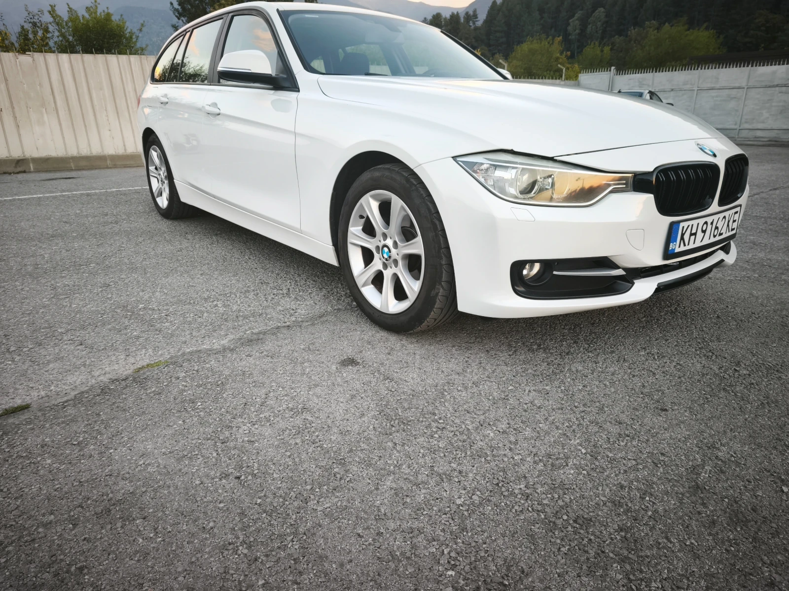 BMW 320 F31 ZTF, 8 / Bi XENON'S | НАПЪЛНО ОБСЛУЖЕНА| , снимка 8 - Автомобили и джипове - 55826574