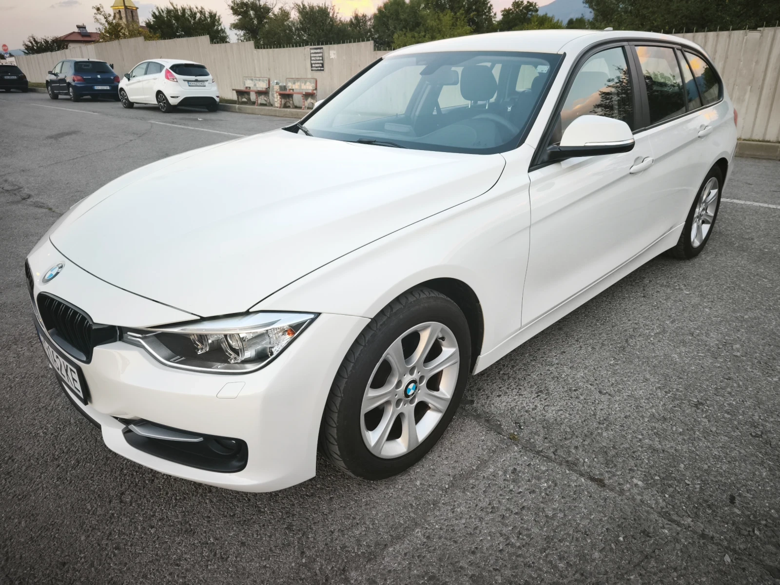 BMW 320 F31 ZTF, 8 / Bi XENON'S | НАПЪЛНО ОБСЛУЖЕНА| , снимка 6 - Автомобили и джипове - 55826574