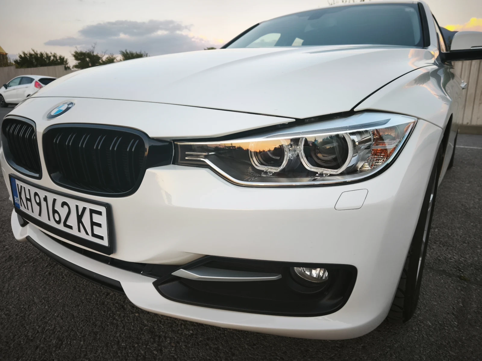 BMW 320 F31 ZTF, 8 / Bi XENON'S | НАПЪЛНО ОБСЛУЖЕНА| , снимка 2 - Автомобили и джипове - 55826574
