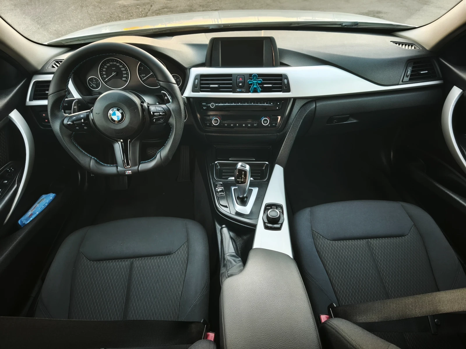 BMW 320 F31 ZTF, 8 / Bi XENON'S | НАПЪЛНО ОБСЛУЖЕНА| , снимка 4 - Автомобили и джипове - 55826574