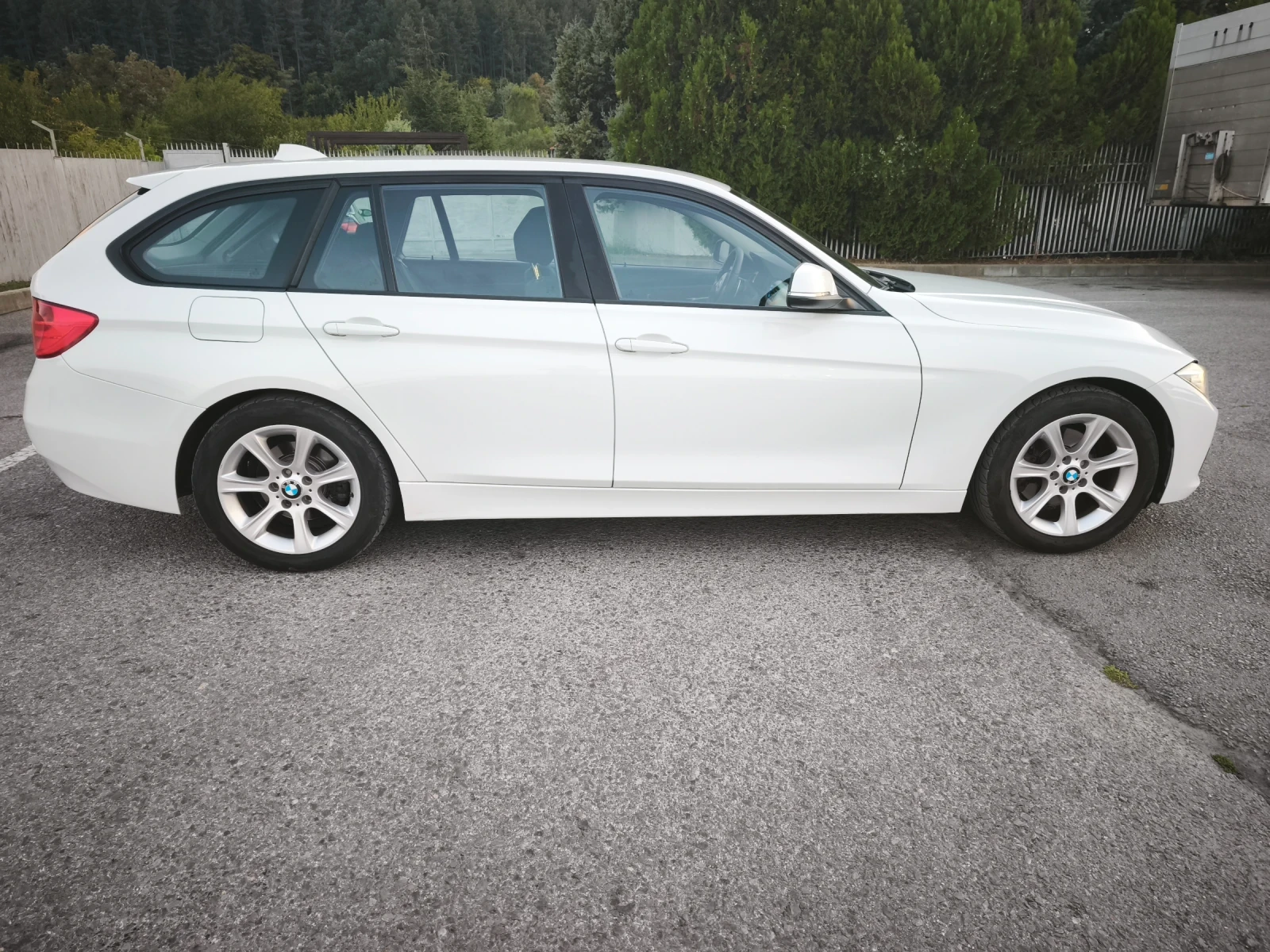 BMW 320 F31 ZTF, 8 / Bi XENON'S | НАПЪЛНО ОБСЛУЖЕНА| , снимка 7 - Автомобили и джипове - 55826574