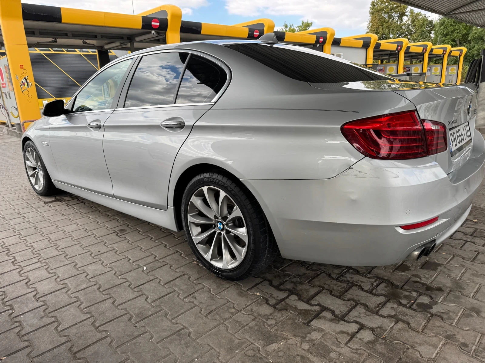 BMW 528, снимка 6 - Автомобили и джипове - 56312971